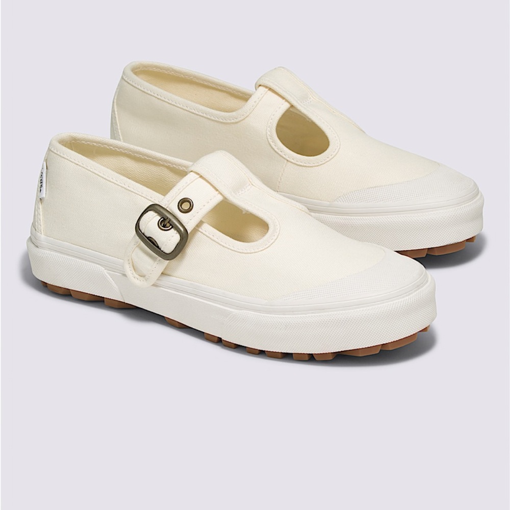 Vans Women’s sz 6 classic Mary Jane style grounded chunky lug rubber‎ sole cream